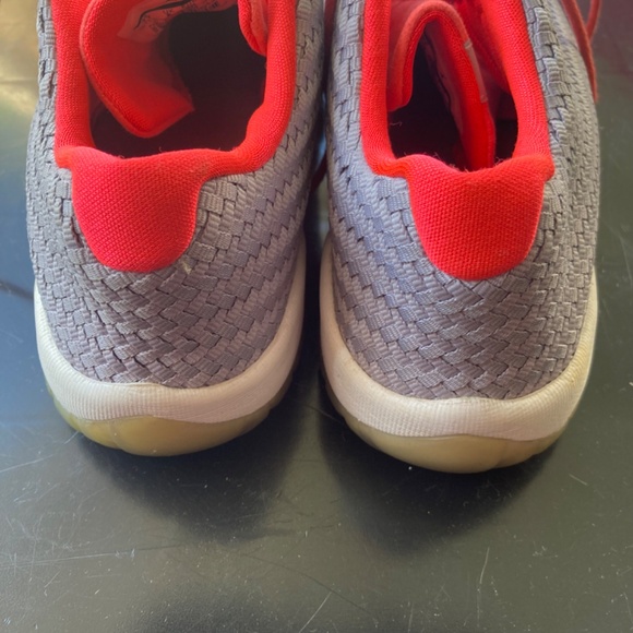 2015 Jordan Future Low 'Wolf Grey Infrared' Sz 7Y - Picture 4 of 6